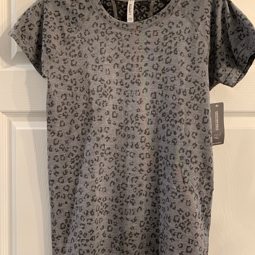 Athleta Momentum Tee M